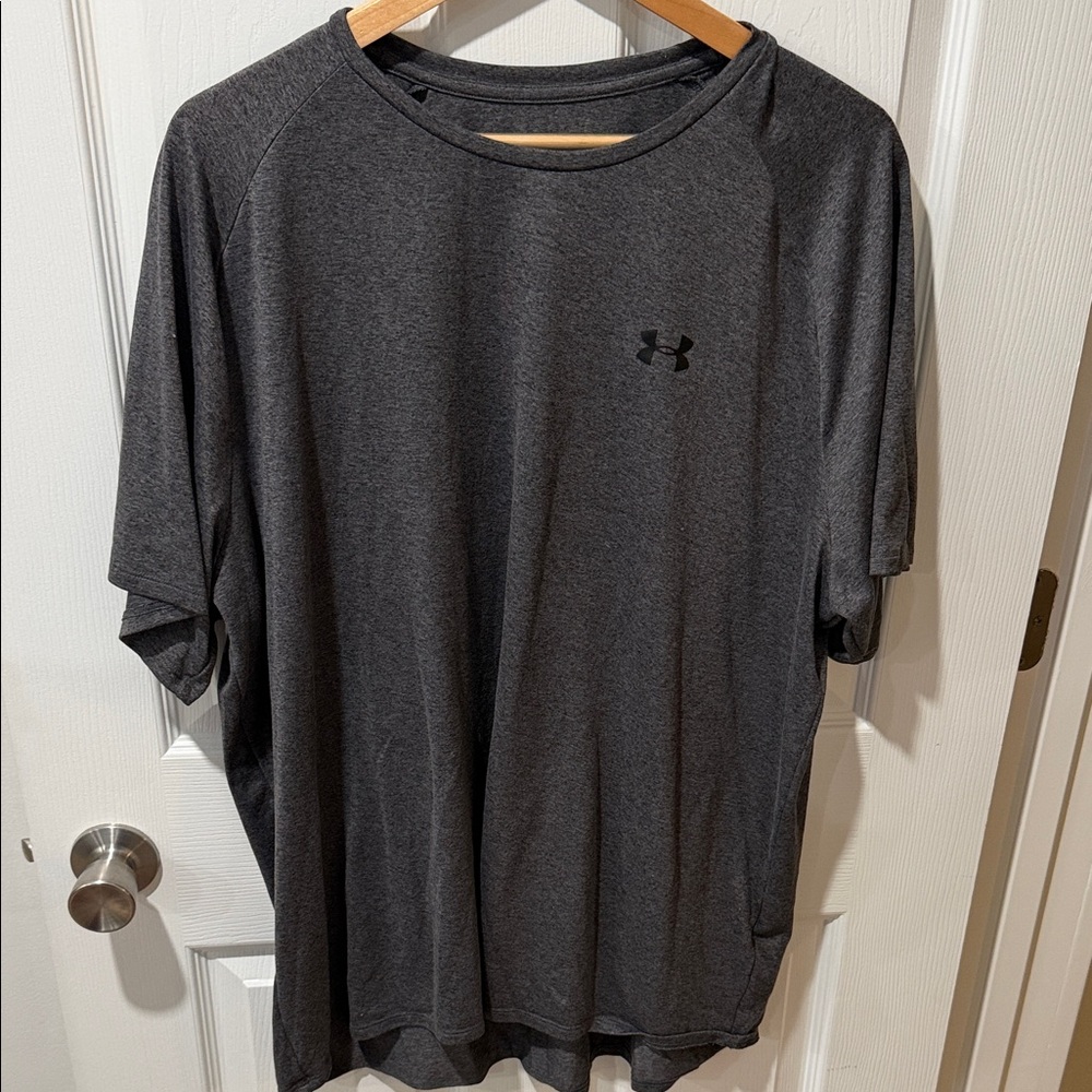 Under Armour Men's Dark Gray Short Sleeve Tee